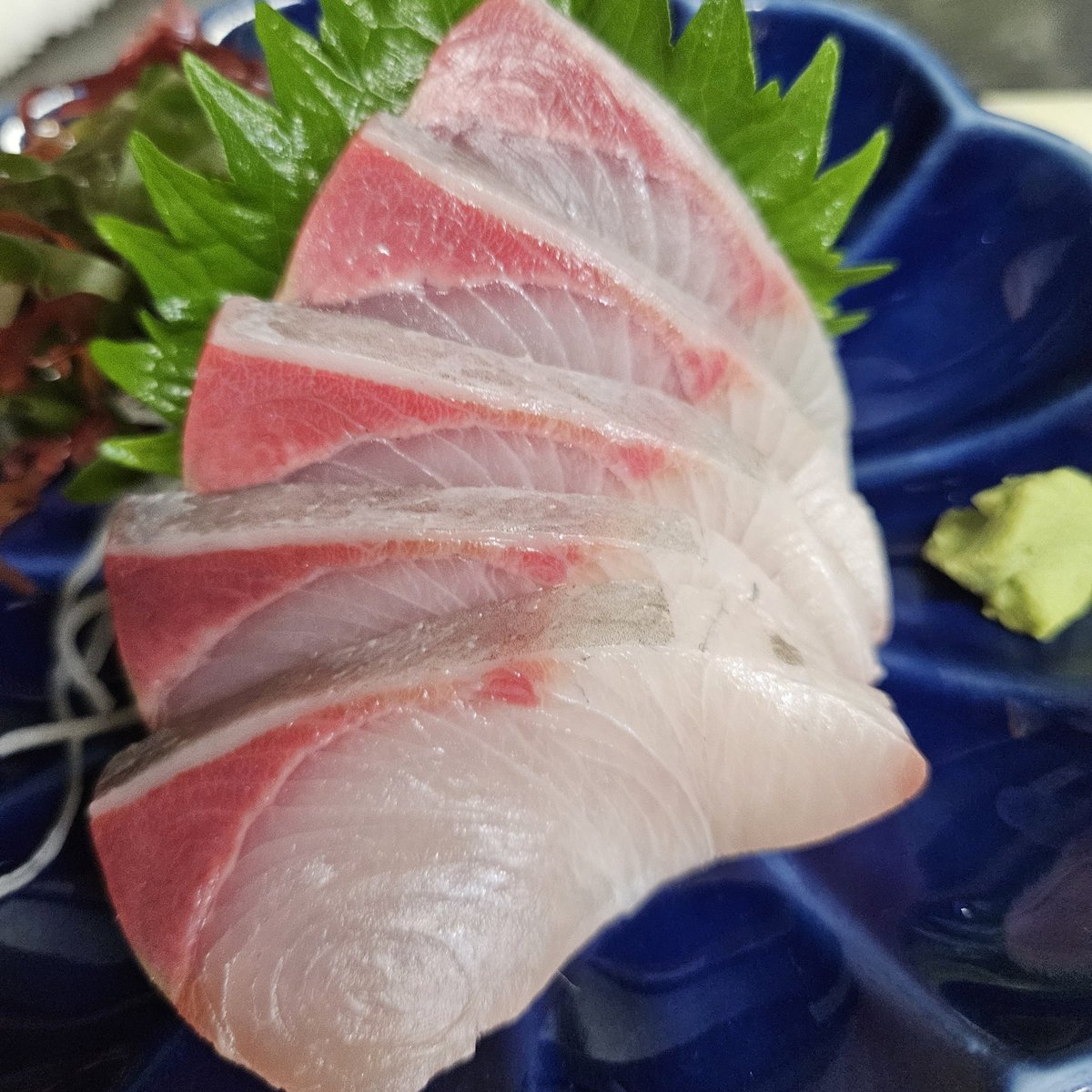 wassyoibaba's tweet photo. 通風鍋、スタートです！食材も秋から冬のものに変わって来ました！ https://t.co/BT0kFEu6L4