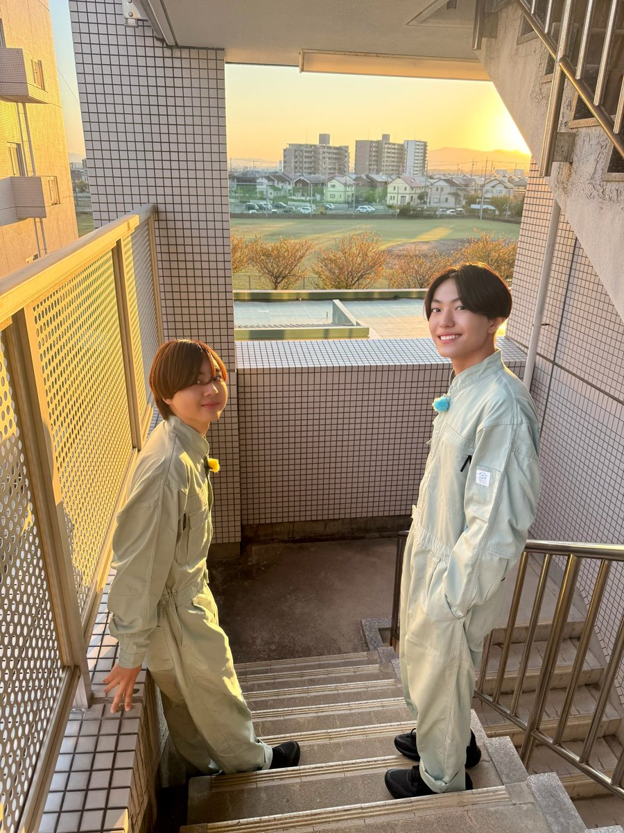 dodesuka_6ch's tweet photo. あす(11/18)放送ドデスカ！📺
AmBitiousの #学校おじゃまシャス🏫

関西ジュニア #AmBitious の
#岡佑吏 さん、
#井上一太 さんが出演💛🩵

番組Instagramでは
オフショット📸🎞️を公開中です☺️ https://t.co/c5nqYcIgQF