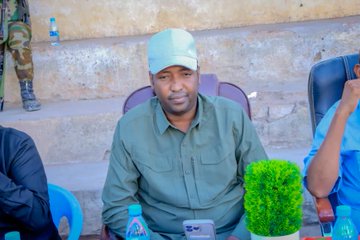 swstv01's tweet photo. Munaasabadda Caleema-saarka Guddoomiyaha Xaafadda Isha oo ka dhacday Baydhabo
Munaasabad si wadajir ah ay u soo qaban-qaabiyeen Guddoomiye ku-xigeenka Maamulka Amniga iyo Siyaasadda degmada Baydhabo, ahna kusimaha Guddoomiyaha degmada, Mudane Isack Maxamed Cali (Teygaab), https://t.co/wM2avt7xAO