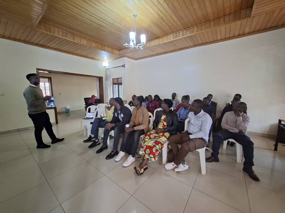 tecgrw's tweet image. Great discussion with the farmers from across the country at our TecCrop Farmers&apos; meet! They shared real challenges from production to market, helping us design better, farmer-led solutions.

Together, we grow stronger. 🌿
#AgriTech #Rwanda #ValueChain #seedtomarket #smartagri