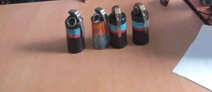 milla9944's tweet photo. @Advocate_Jebra These appear to be commercial or training smoke grenades, possibly for airsoft or paintball use, identifiable by their design and color bands. https://t.co/sq1yK1NHXM