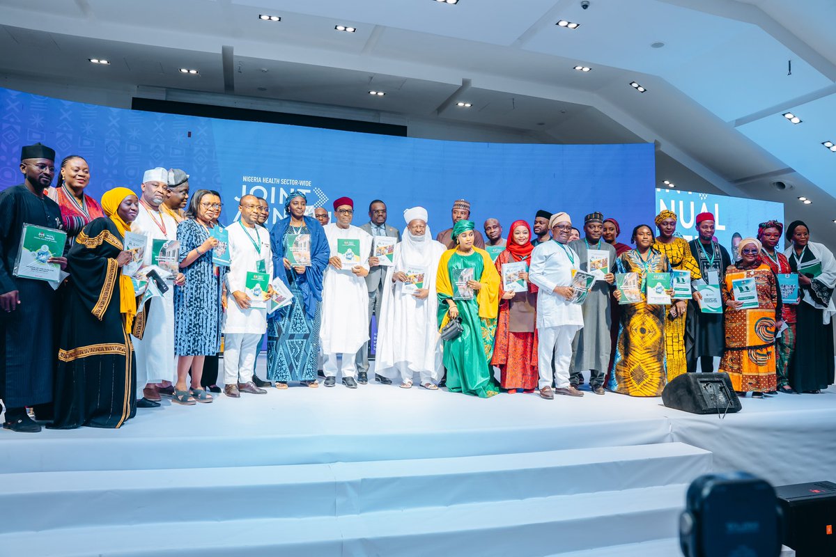 📢 #NCDCatJAR2025

📝A key highlight of the 2025 Joint Annual Review (JAR) was the formal unveiling of the National Action Plans for Health Security (NAPHS), a comprehensive framework aimed at strengthening Nigeria’s health security system, improving preparedness, and ensuring