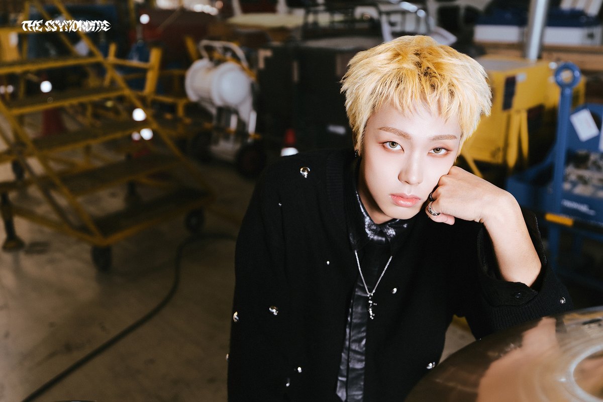 thessyndrome's tweet photo. THE SSYNDROME (더씬드롬) Digital Single 【ALIVE】 Teaser Image : Off ver.

✈️ 2025. 11. 27 6PM (KST)

#THESSYNDROME #더씬드롬
#정지영 #JUNGJIYEONG #鄭芝榮 #チョンジヨン
#ALIVE #THESSYNDROME_ALIVE https://t.co/1thSb12qdS