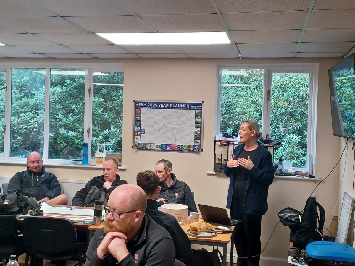 OriginAmenity's tweet image. Last week saw @kelly_origin host an OAS Education Day at Woodhall Spa Golf Club.

The day comprised of informative presentations on the wide #OriginAmenitySolutions product range, as well as best practice when it comes to maintaining an effective surface at a golf course.

Thank…