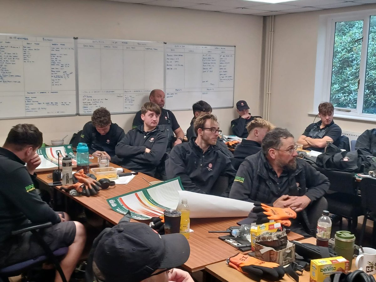 OriginAmenity's tweet image. Last week saw @kelly_origin host an OAS Education Day at Woodhall Spa Golf Club.

The day comprised of informative presentations on the wide #OriginAmenitySolutions product range, as well as best practice when it comes to maintaining an effective surface at a golf course.

Thank…