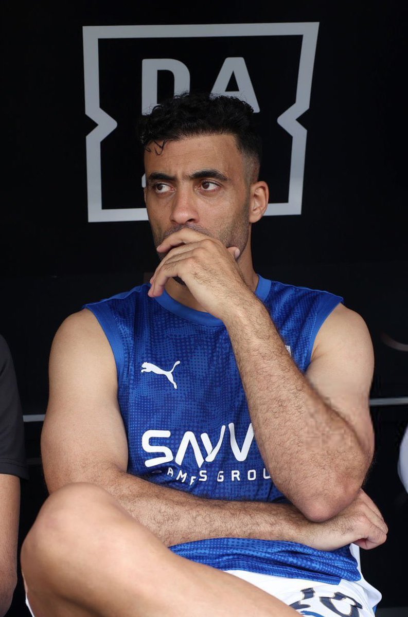 nzihhh2023's tweet image. 🚨مصدر موثوق : 

▪️حمد الله : ربع ساعه لعبتها بتيشيرت #الهلال عن سنوات لعبتها مع انديه اخرى ..!!