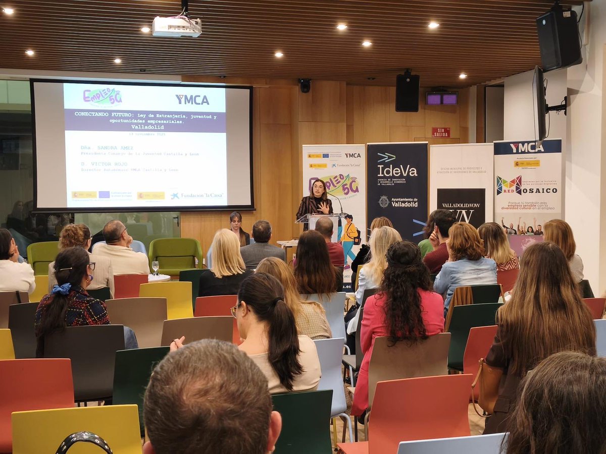 CJCyL's tweet image. 🔵 Hemos participado en las Jornadas #ConectandoFuturo, un encuentro centrado en Ley de #Extranjería, #Juventud y #OportunidadesEmpresariales.

A través de ponencias y mesas de trabajo, hemos explorado cómo construir ambientes empresariales más #saludables e #inclusivos✨