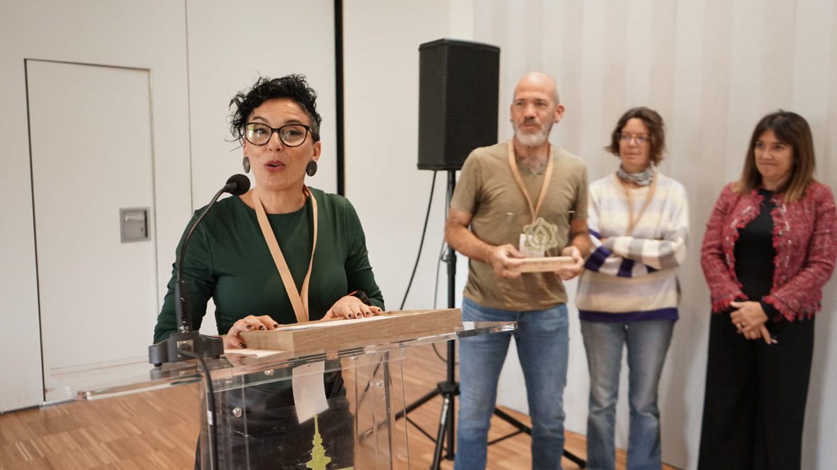 🏆Antsoainek Agroekologiaren aldeko Udalerrien Sareak antolatzen dituen Sarietako bat jaso du Jantoki Komunitario Jasangarriaren proiektuagatik
ansoain.es/eu/noticias/an…
-----------------------------
Ansoáin recibe uno de los Premios de la Red de Municipios por la Agroecología 2025