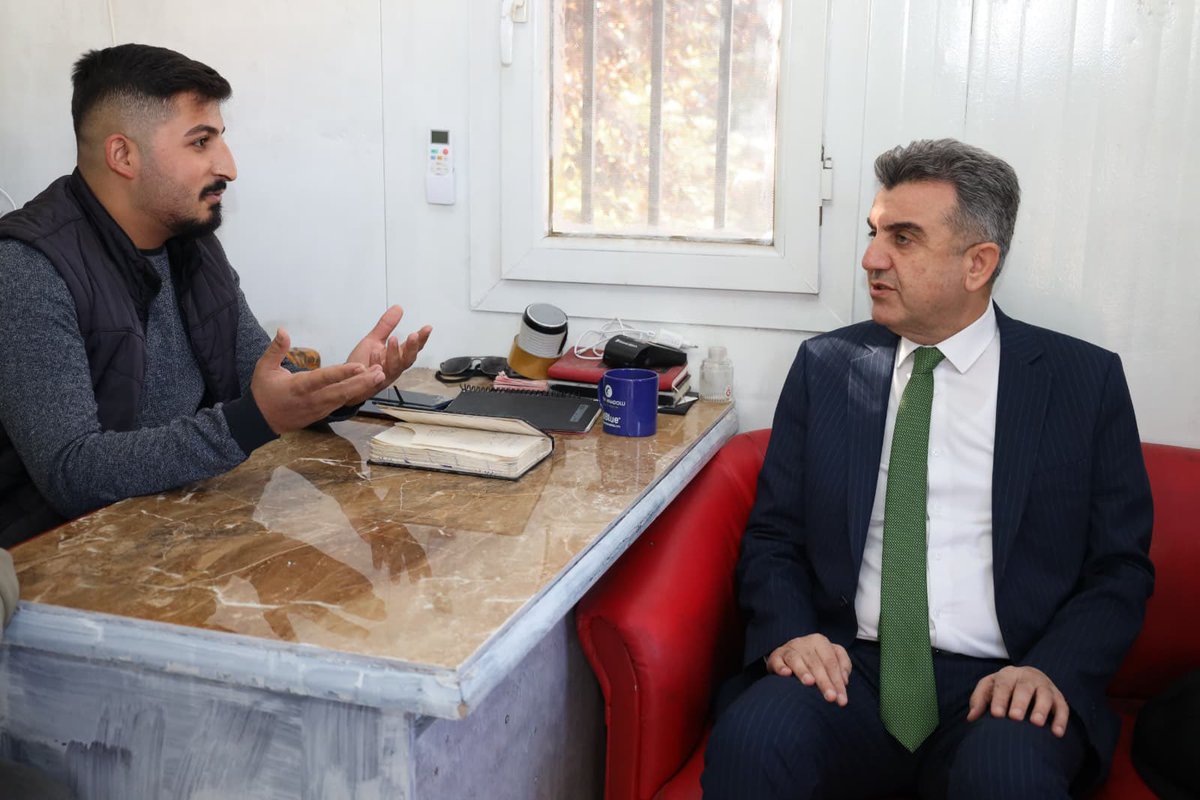 Hem hal hatır sorduk hem de onları dinledik... 

📍Karaköprü

Karaköprü ilçemizde taksi durağı esnaflarımızı ziyaret ettik, hayırlı işler diledik, gönül sohbetlerine ortak olduk. Sorun ve taleplerini dinledik.

Tüm esnaflarımıza hayırlı işler bereketli kazançlar dilerim.