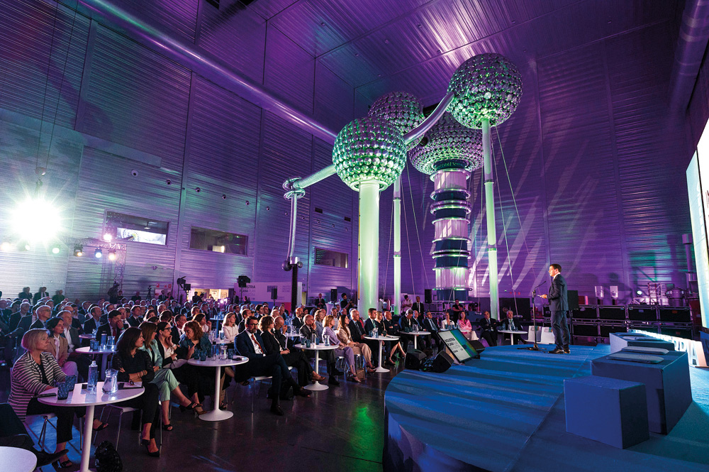 Estrategianet's tweet image. 📖 Cuaderno #SmartIndustry 2025 de @Estrategianet 
#Euskadi alumbra sus planes para acelerar la #reindustrialización
tinyurl.com/5au9yczn