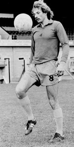 BFC_ExPlayers's tweet photo. Happy 75th Birthday today to former Pool winger / midfielder ( in 2 spells ), local lad & top fella .... Dennis Wann
Hope you have a great day Dennis !
ππππ»β½οΈπ
#TopMan
#LovesThePool https://t.co/ASWwUGiftL