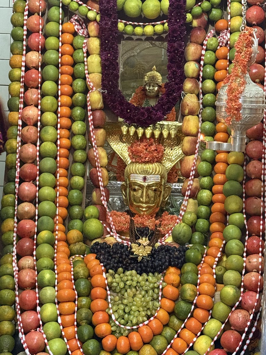 gdharishgowda's tweet photo. ಇಂದು ಗದ್ದಿಗೆಯ ಶ್ರೀ ಗುರು ಕೆಂಡಗಣ್ಣೇಶ್ವರಸ್ವಾಮಿ ಮತ್ತು ಶ್ರೀ ಮಹದೇಶ್ವರಸ್ವಾಮಿ ದೇವಸ್ಥಾನದಲ್ಲಿ ನಾಲ್ಕನೇ ಕಾರ್ತಿಕ ಸೋಮವಾರದ ಆಚರಣೆಯ ಪ್ರಯುಕ್ತ ನಡೆದ ಪೂಜಾ ಮಹೋತ್ಸದಲ್ಲಿ ಭಾಗವಹಿಸಿದ್ದ ಕ್ಷಣಗಳು.
#gaddige #divinevibes #divinity
#GDHforhunsur #GDH #GDHarishGowda #HunsurDevelopment #HunsurMLA https://t.co/tOH0KYPW7n