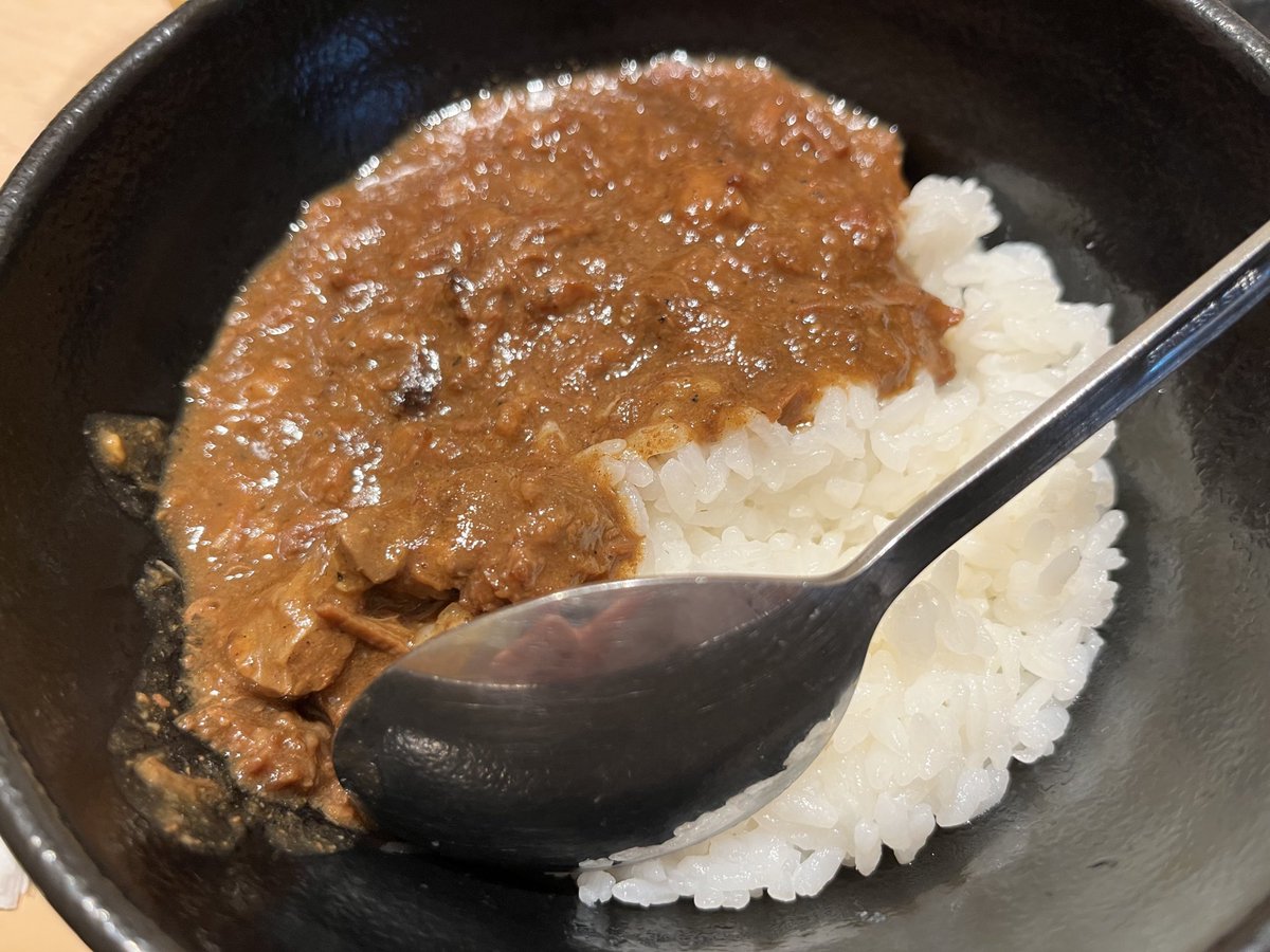 今日の肉。
久しぶりの肉屋の台所。新宿2号店初めて来たけど、店内綺麗だし落ち着いた雰囲気でゆっくりできた。
他の店舗も久しく行ってないけど、カレーとかサラダがセルフの店舗はないのかな。

肉屋の台所のハラミはレバーっぽい臭みがあって俺は好み。あと、カレーはやっぱり美味かった。