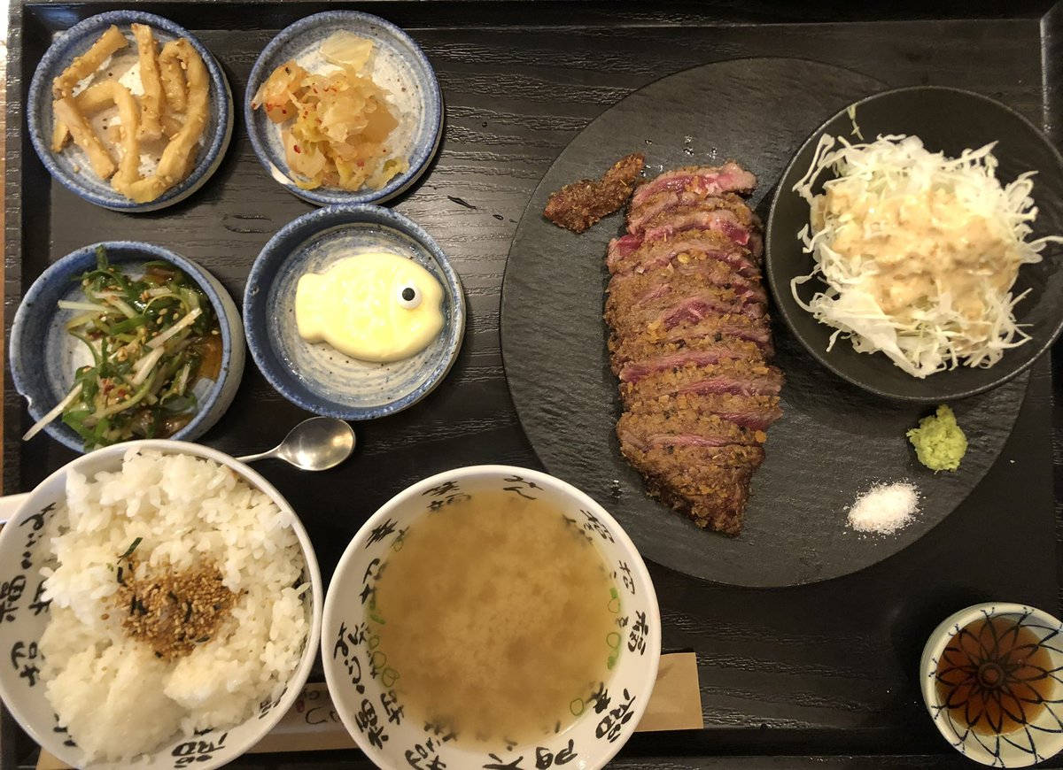 uomnosboo's tweet photo. 맛있는 거 왕창 머것어요 😁 https://t.co/rS0j2coQxl