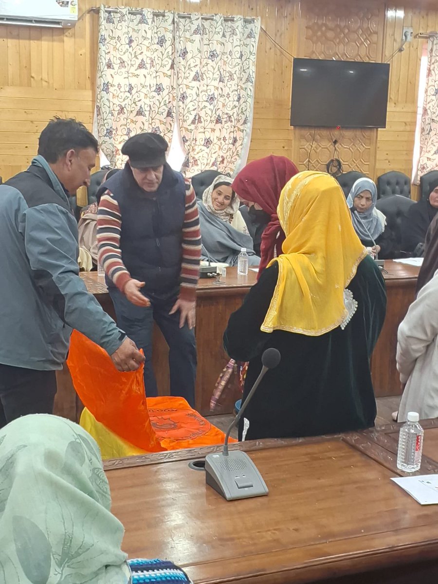 Department of Handicrafts & Handloom, Kashmir tweet media