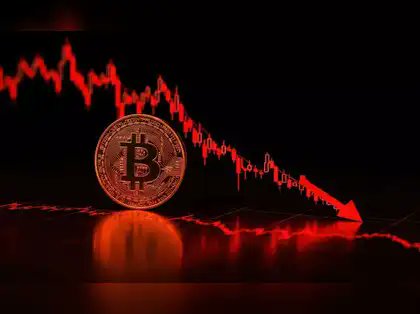 🚨 INVESTING : "Bitcoin annulla i guadagni del 2025 mentre il mercato ribassista delle criptovalute si intensifica"