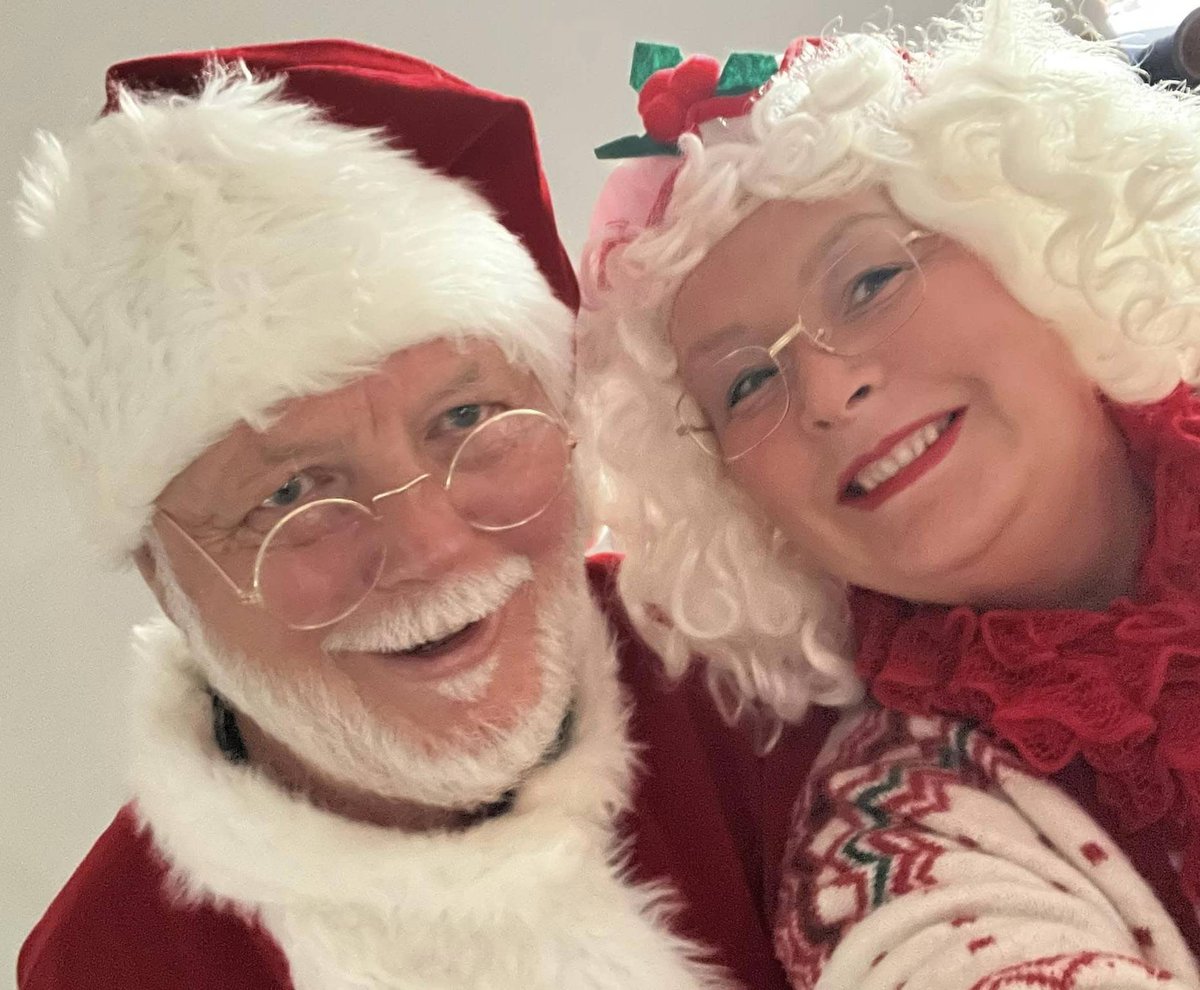 💥💥 SANTA GROTTO BOOKINGS 💥💥

✨Meet the REAL Mr &amp; Mrs Claus at Edenmill Farm Glasgow - Just past Milngavie 🎁😍🎅
🎅 To Book ⤵️
book.edenmill.co.uk/christmas
⭐️ Santas Grotto
⭐️ Alpaca Trekking
@glasgowchristmas @princesssquaresanta @STIRLINGSANTA <a href="/bearsden/">Tammy Thomas</a> <a href="/milngavie/">Milngavie</a> <a href="/followers/">はうはう</a>
