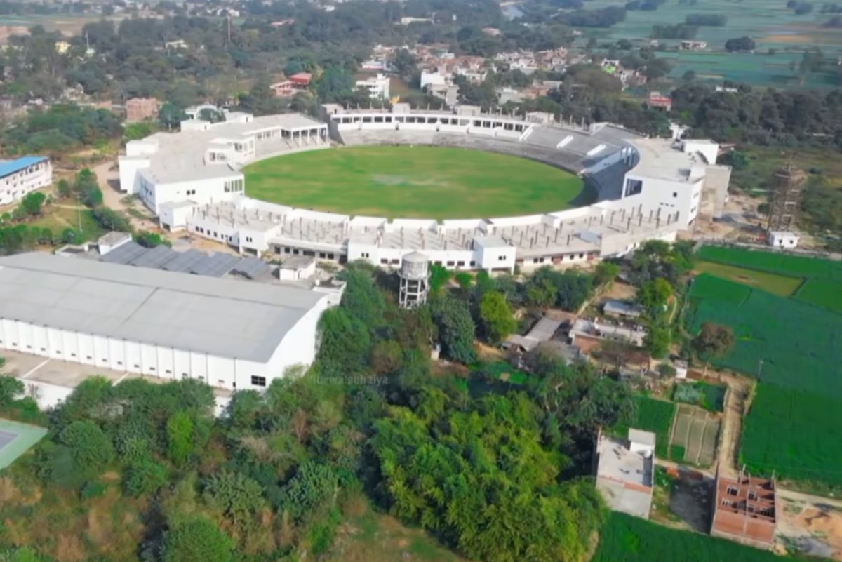 gemsofbabus_'s tweet image. 🚨 Upcoming Dr. Bhimrao Ambedkar Intl Cricket Stadium in Ayodhya, Uttar Pradesh.