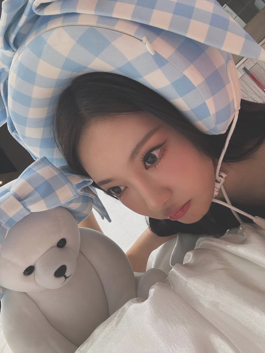 vrora's tweet image. pwetty duo in blueee, 🌀🩵❕