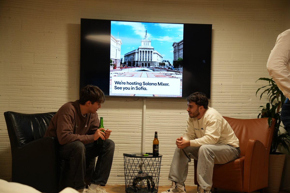 Last week Solana Mixer by <a href="/LimeChainHQ/">LimeChain - Blockchain & Web3 Solutions</a> and <a href="/SuperteamBLKN/">Superteam Balkan</a> was an absolute blast⚡️ 

The event brought together curious newcomers, Solana maxis, tech brains, founders &amp; investors.  

A mix that turned the night into deep talks, fire ideas &amp; instant connections.  

Next one loading