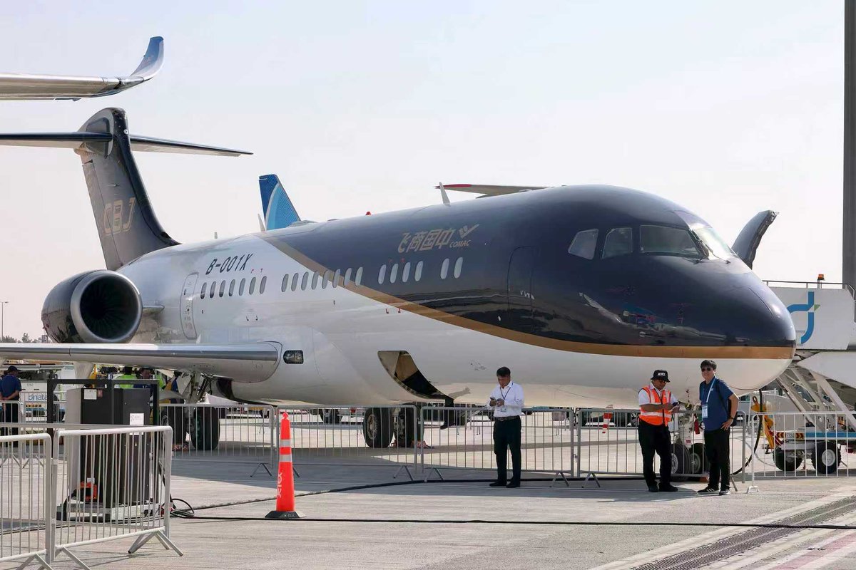 CGTNGlobalBiz's tweet image. The 2025 #Dubai Airshow officially opened on Monday! ✈️ Commercial Aircraft Corporation of China (#COMAC) is showcasing its latest aircraft, with the C919 making its debut in the Middle East airshow. Check it out! (photo credit: VCG)