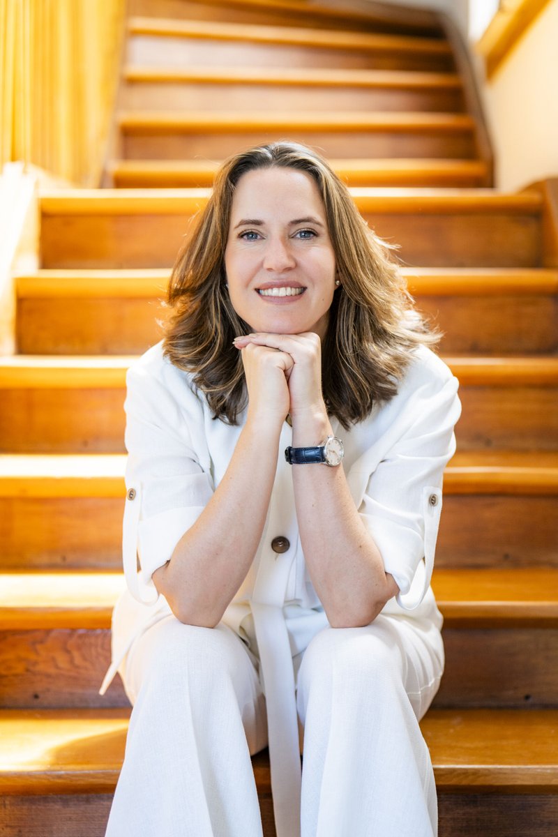 FriederikeFab's tweet image. 1/2 Gen-Z employees have parents talk to their boss.
7/10 brought a parent to a job interview.
8/10 have a parent pack their lunch.
(based on a recent survey w. 831 US-based Gen Z employees)
I’m not surprised, but i am concenred. 
What do you think?

#GenZ #PeopleDevelopment