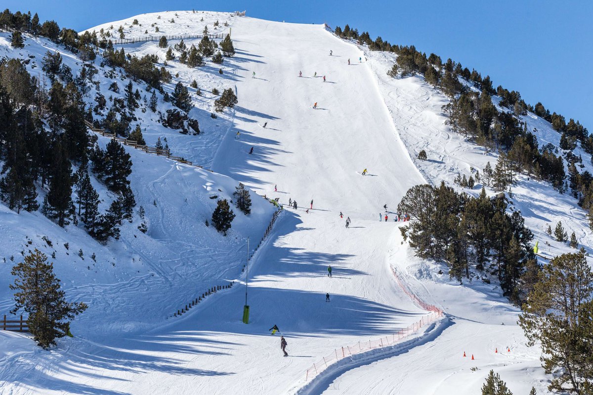 picnegresports's tweet photo. Compte enrere activat! ⏳❄️En només tres dissabtes tornem a trepitjar la neu 🏔️ Nosaltres ja ho tenim tot a punt… i tu, tens el teu equip llest? ⛷️
https://t.co/1SalAc8Kkt

#Andorra #Esquí #SkiLife #SnowAddict #Neu #Mountains #SkiTime #Adrenalina #SkiLovers #PicNegre https://t.co/tMxYCRiBzT