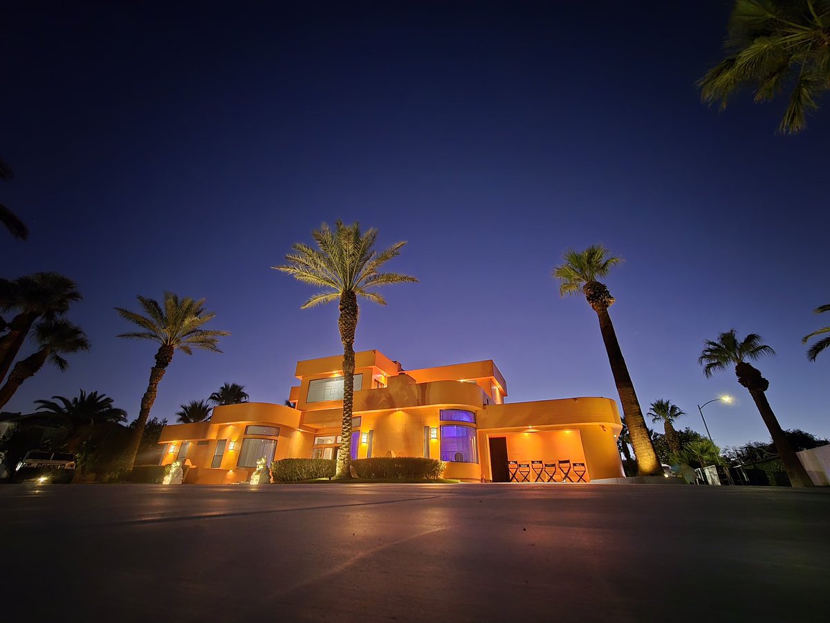 Sunset Orange 🍊 what a vibe <a href="/GraffitiMansion/">Graffiti Mansion</a>