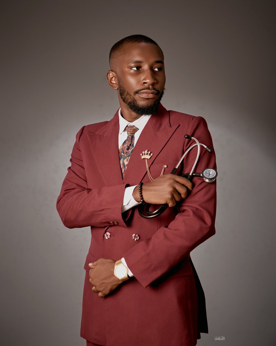 Bigboy_Dante's tweet image. From sleepless nights to a brand new dawn, Doctor Owolabi Tobi finally.✨