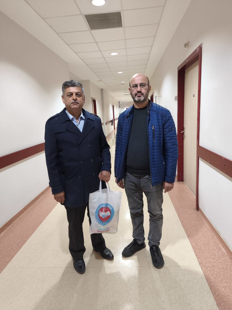 📍 Yalvaç / SDÜ Tıp Fakültesi Hastanesi

İlimiz Yalvaç ilçesi Veri Hazırlama ve Kontrol İşletmeni Mevlüt Çakır hocamızın annesi, Süleyman Demirel Üniversitesi Tıp Fakültesi Hastanesi’nde tedavi görmekte olup, durumu nedeniyle yoğun bakıma alınmış.