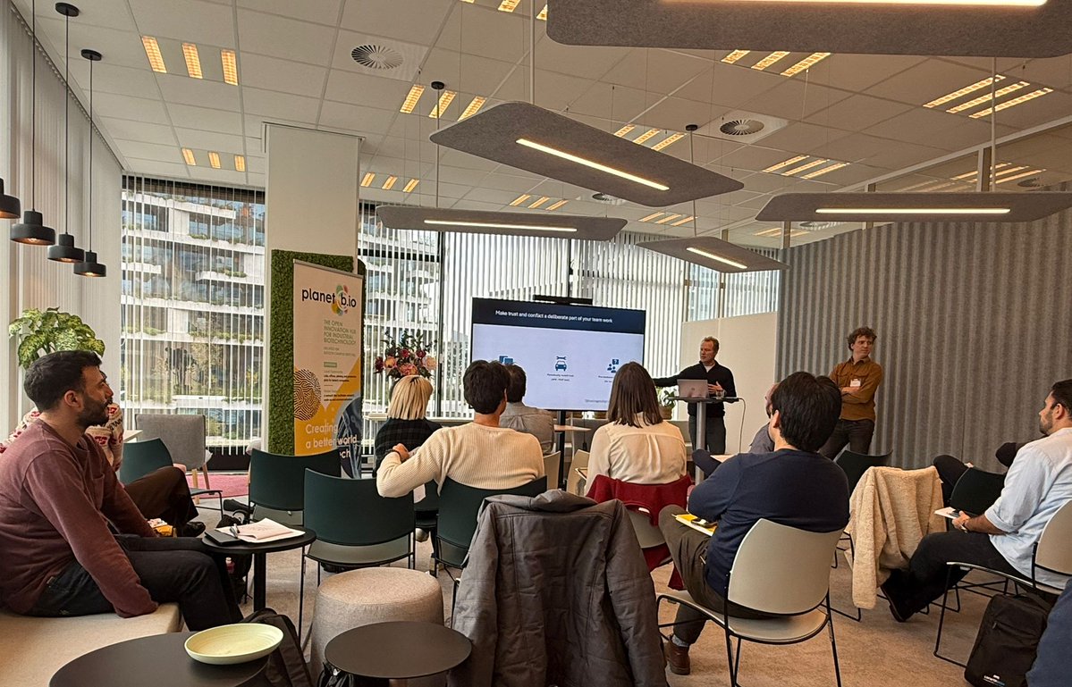 BioFashionTech's tweet image. We’ve just wrapped up 8 inspiring weeks at the Industrial Biotech Bootcamp 

Thanks to @planet_bio  &amp;amp; #BiotechBooster for an incredible journey — refining our biotech solution to turn textile waste into circular, bio-based materials ♻️

#Biotech #Innovation #CircularEconomy
