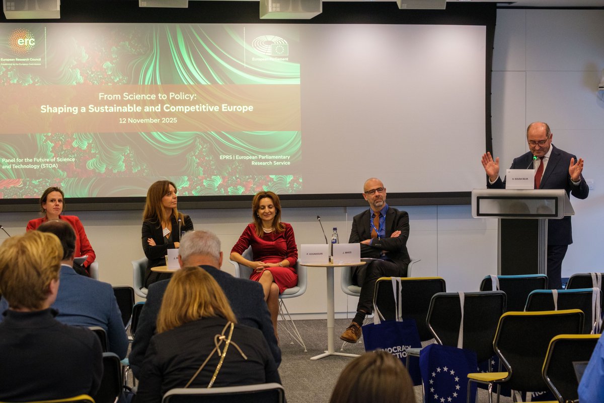 HlderSousaSilv1's tweet image. 💦𝐀 𝐚́𝐠𝐮𝐚 𝐞́ 𝐯𝐢𝐝𝐚, 𝐞 𝐚 𝐬𝐮𝐚 𝐞𝐬𝐜𝐚𝐬𝐬𝐞𝐳 𝐞́ 𝐮𝐦 𝐝𝐨𝐬 𝐦𝐚𝐢𝐨𝐫𝐞𝐬 𝐝𝐞𝐬𝐚𝐟𝐢𝐨𝐬 𝐝𝐚 𝐧𝐨𝐬𝐬𝐚 𝐠𝐞𝐫𝐚𝐜̧𝐚̃𝐨. 💧

Tive a honra de abrir o painel “Water Resilience” no evento “From Science to Policy: Shaping a Sustainable and Competitive Europe”,…