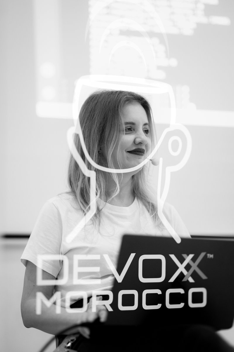 alina_yurenko's tweet image. Thank you for the very warm welcome, @DevoxxMA, and for a fun interactive session with lots of great questions!:) 

My demos and notes about all things @GraalVM Native Image are here: github.com/alina-yur/graa…

📸 @dDoutsiopoulos

#Devoxx #DevoxxMA