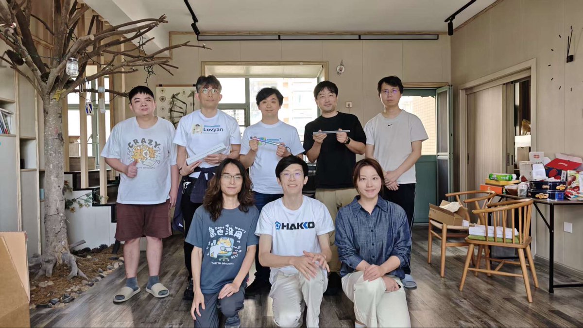 tichise's tweet image. カスタマイズ可能なタッチバーソリューション、Flexbarボタンを作っているENIACのオフィスを見学してきました。  
元M5Stackの方が立ち上げた、出来たてのハードウェアスタートアップオフィスを見ることが出来ました。  
@lovyan03 さん、お誘いいただきありがとうございました！