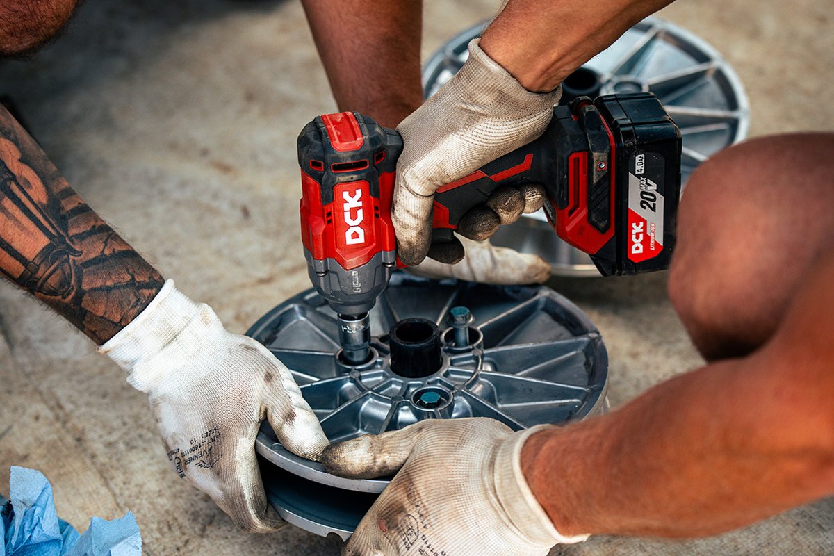 DCKTOOLS_NA's tweet photo. Secure your workday with #DCKTOOLS. Unified batteries, dependable performance, zero cord drag—confidence from start to finish.

#DCKTOOLS #20VTools #Brushless #Cordless https://t.co/YYSunwE5Lc