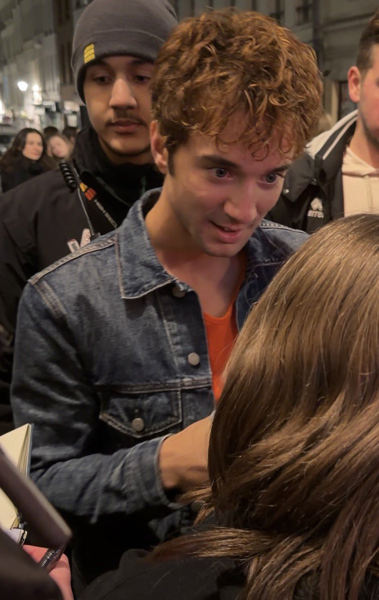 evie 🎶 tweet media