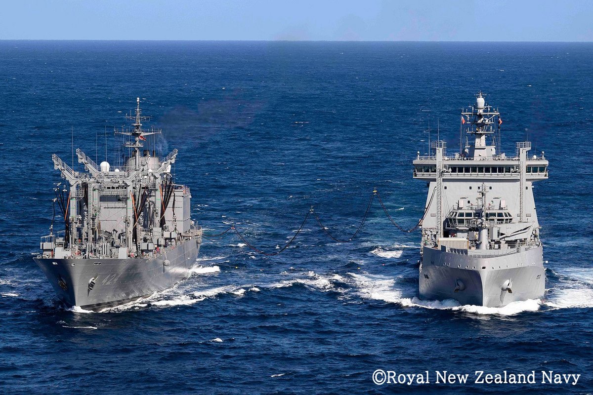 JMSDF_PAO's tweet image. 🇯🇵🇦🇺🇨🇦🇳🇿共同訓練

１１月１４日、護衛艦#まや、補給艦#はまな は、東シナ海においてオーストラリア海軍、カナダ海軍、ニュージーランド海軍と共同訓練を実施しました。
海上自衛隊は、#自由で開かれたインド太平洋 の実現に向け、引き続き同盟国・同志国海軍等との連携を強化していきます🌎
#FOIP