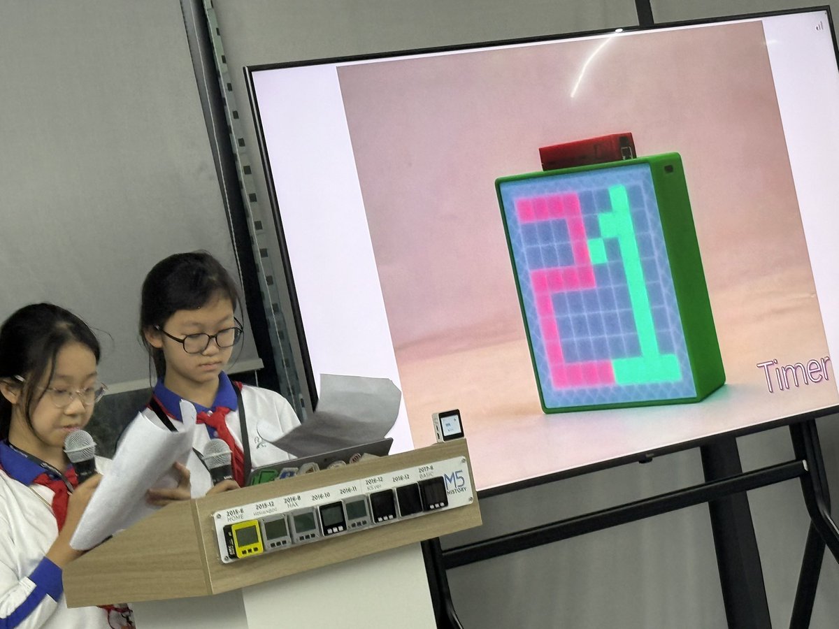 n0bisuke's tweet image. さっき机に置いてあった時計だ！

 #M5Stack