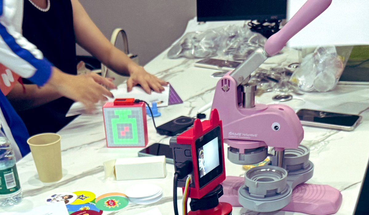 n0bisuke's tweet image. さっき机に置いてあった時計だ！

 #M5Stack