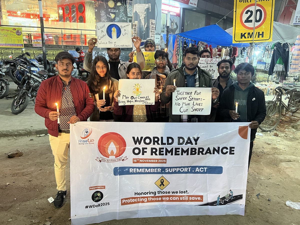 RiseUp_Ngo's tweet image. World Day of Remembrance के अवसर पर हमने सड़क दुर्घटनाओं में खोई अनगिनत ज़िंदगियों को श्रद्धांजलि दी। 

@nitin_gadkari @ranchipolice @RoadVictimsNGO @rishabhriseup 
@deepakbiruajmm 

#RoadSafety #RiseUp