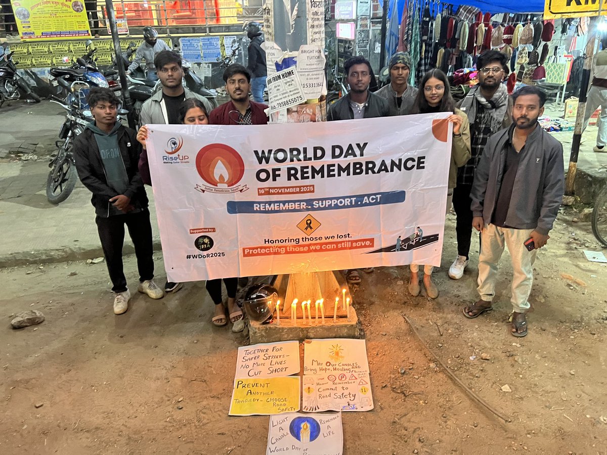 RiseUp_Ngo's tweet image. World Day of Remembrance के अवसर पर हमने सड़क दुर्घटनाओं में खोई अनगिनत ज़िंदगियों को श्रद्धांजलि दी। 

@nitin_gadkari @ranchipolice @RoadVictimsNGO @rishabhriseup 
@deepakbiruajmm 

#RoadSafety #RiseUp