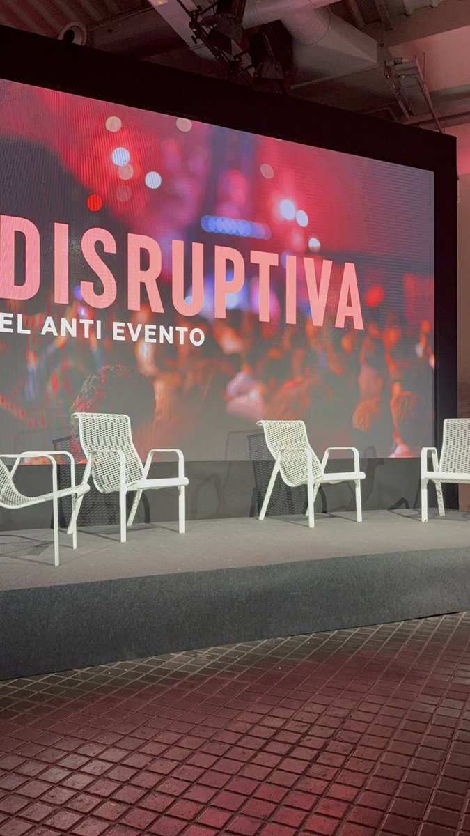 Muy feliz!!! llegó el día!!! el #antievento comienza ya! Durante una jornada de más de ocho horas de charlas, debates y experiencias, más de 40 líderes y fundadores compartirán su visión sin filtros.