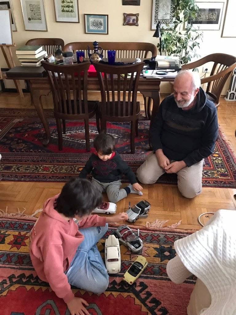 قامة من القامات التركمانية والوطنية في سوريا   سمير حافظ رحمه الله.
توفي أمس الأحد 16.11.2025

عرفنا قدره في محياه وليس بعد مماته!