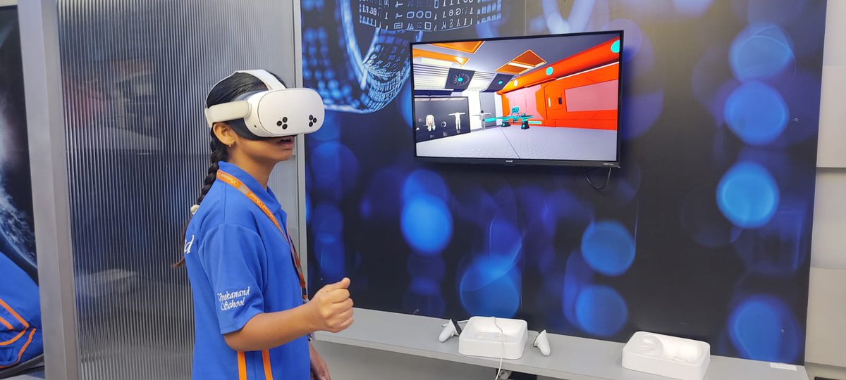 homi_lab's tweet image. &quot;When imagination meets technology, magic happens! ✨
In Vivekanand School’s Future Lab, students experienced the thrill of VR Orbiter Repair and designed experiments fit for a real space station—guided by our dedicated Homilab trainers.&quot;
#HomiLab #FutureLab