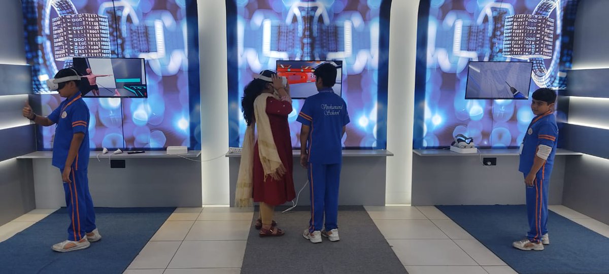 homi_lab's tweet image. &quot;When imagination meets technology, magic happens! ✨
In Vivekanand School’s Future Lab, students experienced the thrill of VR Orbiter Repair and designed experiments fit for a real space station—guided by our dedicated Homilab trainers.&quot;
#HomiLab #FutureLab