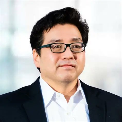 CryptoNewsHntrs's tweet photo. ⚡JUST IN: BITMINE'S TOM LEE SAYS ETHEREUM IS STARTING THE SAME SUPER CYCLE AS BITCOIN, PREDICTING A 100X RETURN IN THE COMING YEARS.
#Ethereum #Bitcoin #Crypto #Supercycle #TomLee #100XReturn #Blockchain https://t.co/iDWOLad4tq