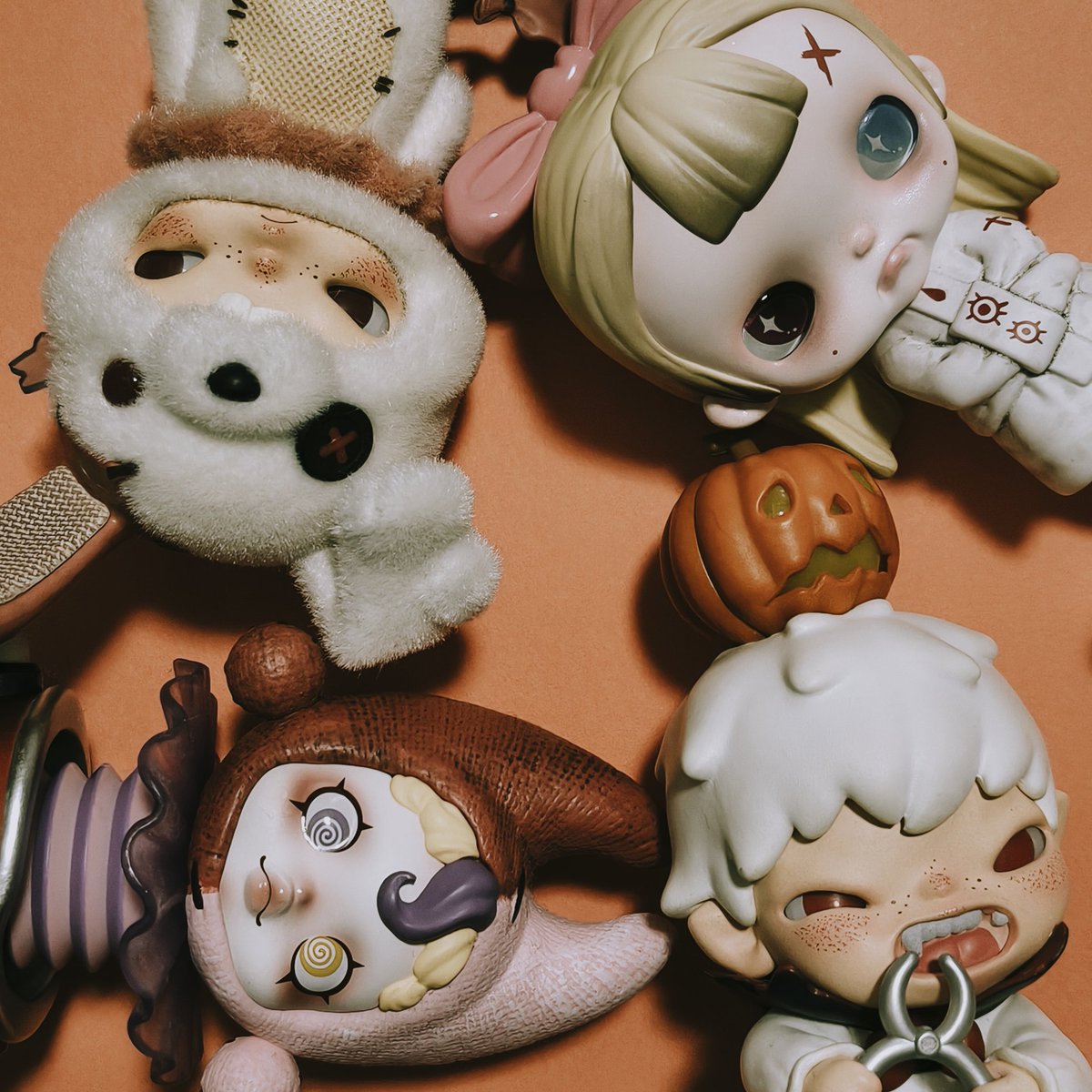 みんなのところにhironoくん届き始めてる🫣✨でもあたしは多分12月…😂
でも実は…くらりすさん( <a href="/KuraPpuma96137/">くらりす</a> )🎁で初めてのhironoくんフィギュアデビューしたのです🧡
🎃👻HAPPY HALLOWEEN🧛🧡🩶