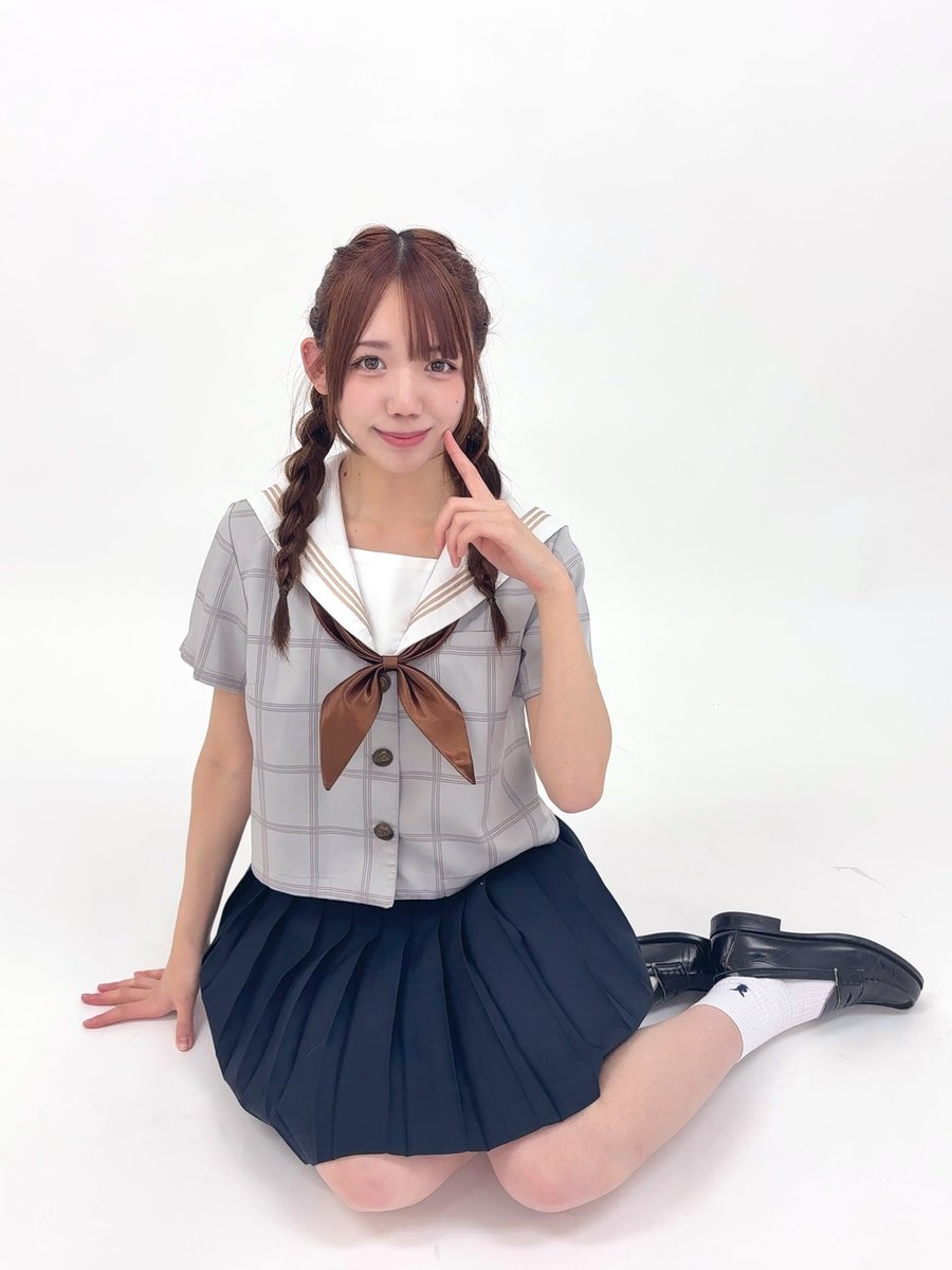 PUREMORPH_nono's tweet image. 「Cream(クリーム)新年2月号」にめあちゃんとのの､載せていただけることになりました❤️🩷

撮影ドキドキで緊張したけど可愛く撮って貰えたからぜひみんなに見てほしいな♡
限定店舗でチェキ付きのも発売されるよ✨

2026年1月7日（水）発売開始です！
ﾞ(っ ॑꒳ ॑c)ゎ‹ゎ‹🌟