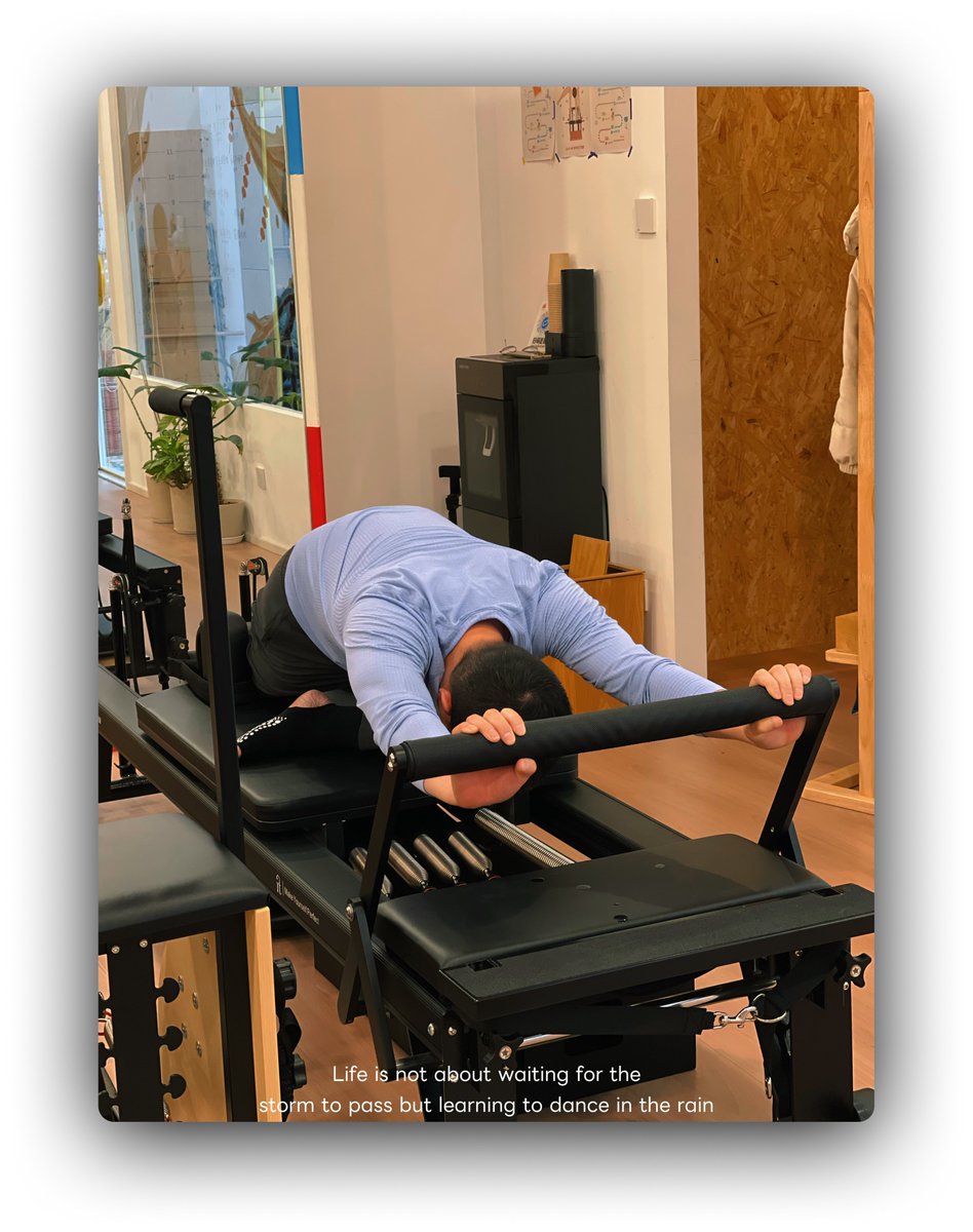 huangmi12916508's tweet image. 第11节 
普拉提：动态拉伸。

汗滴，一滴一滴的往下滴，

腿呀，一值嗖嗖的抖不停，

练完，胃口蹦蹦的吃饭香，

能量，充满电似的激情状。