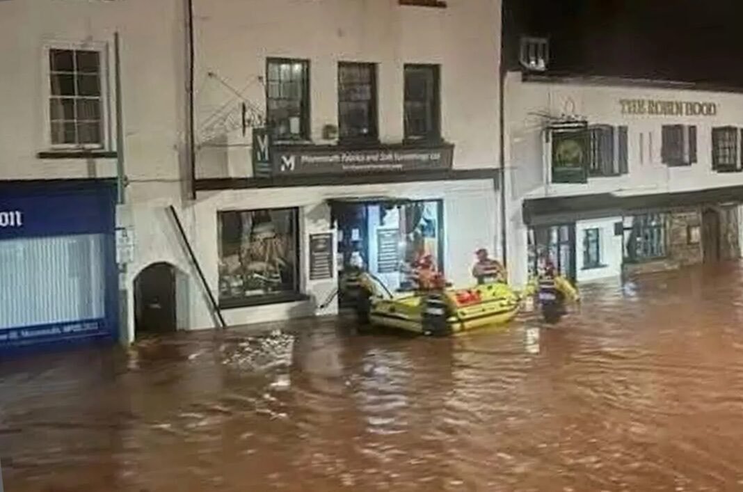 Burnham-On-Sea Coastguards join flood relief operations in south Wales burnham-on-sea.com/news/burnham-o…
